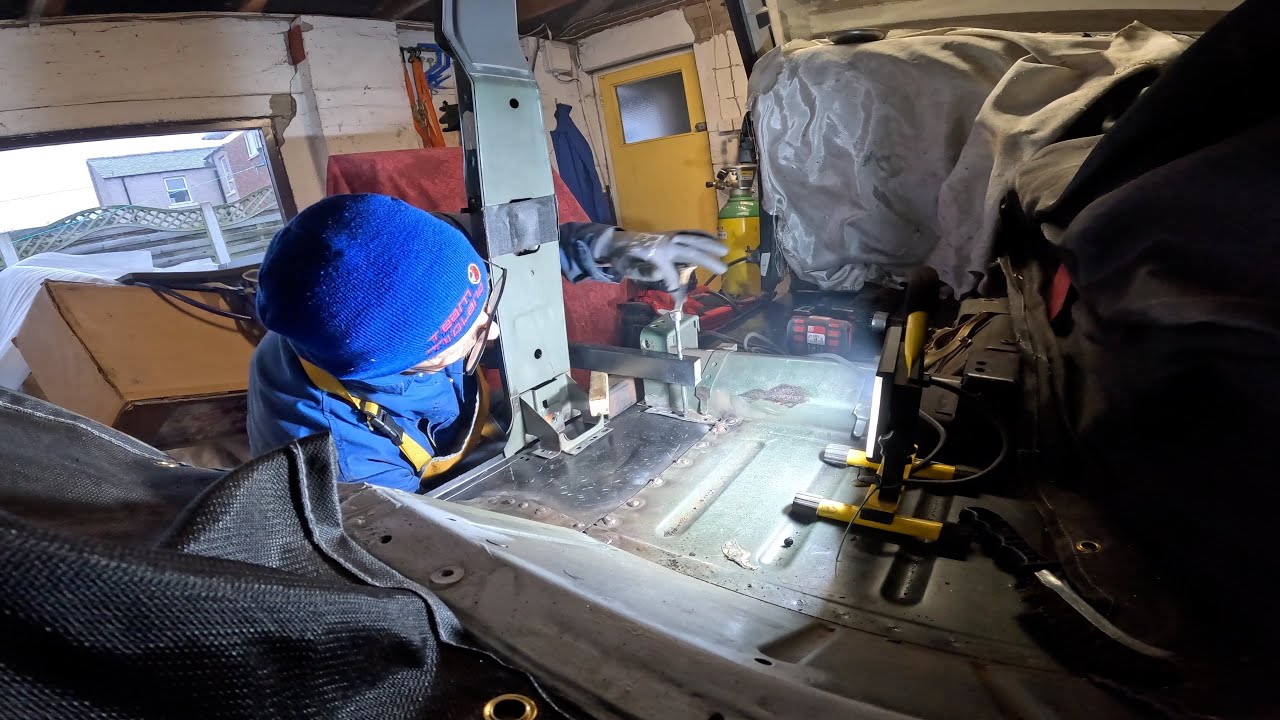 Range Rover Classic WELDING THE LH SILL IN