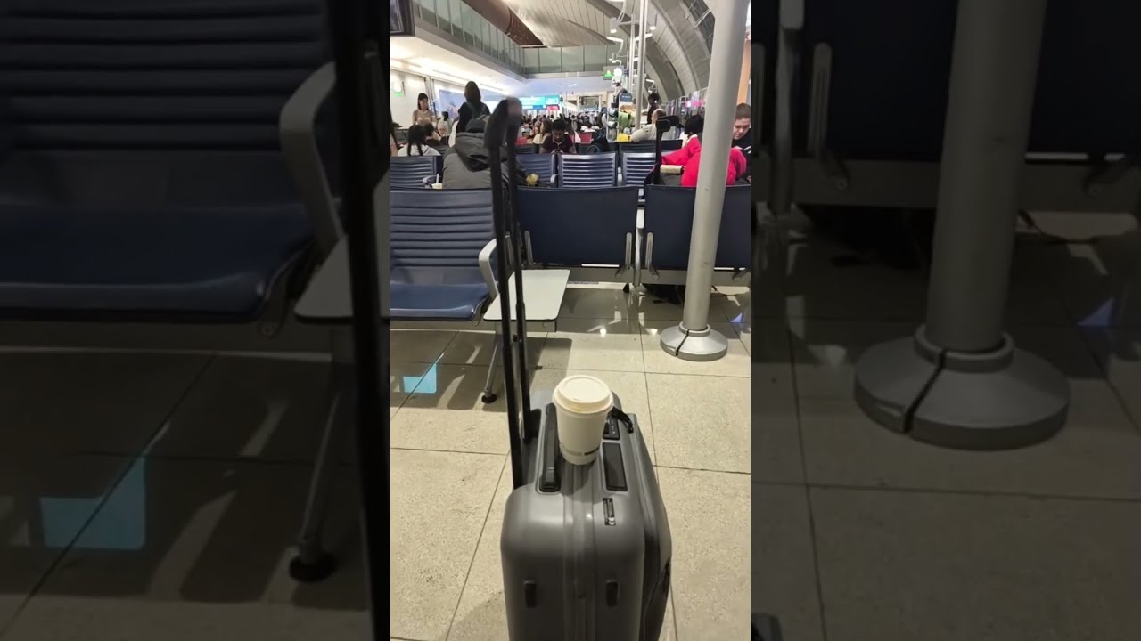 Livestream kurz von Dubai beim Warten für Bangkok 😊 mit Cappuccino 😉