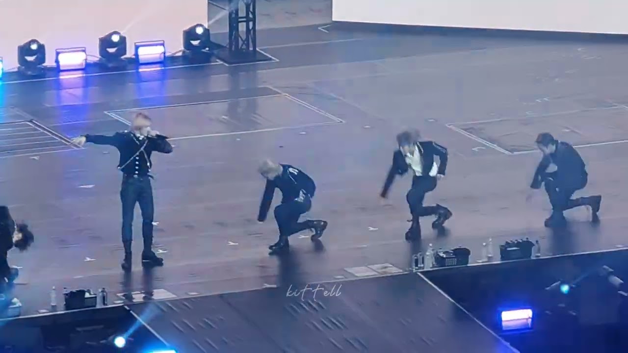 Stray Kids 'Hellevator + TOP + Victory Song' || 2nd World Tour Maniac in Manila 03122023