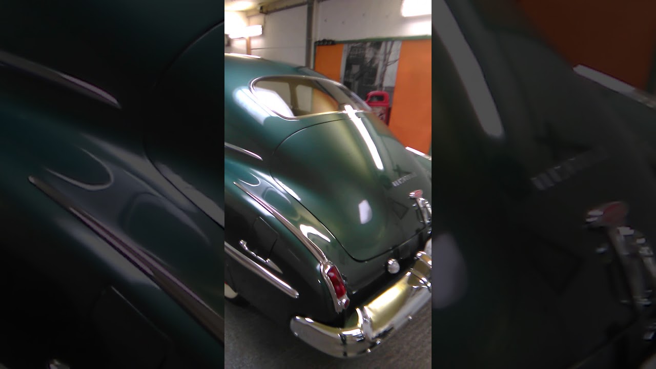 OLDSMOBILE 1949