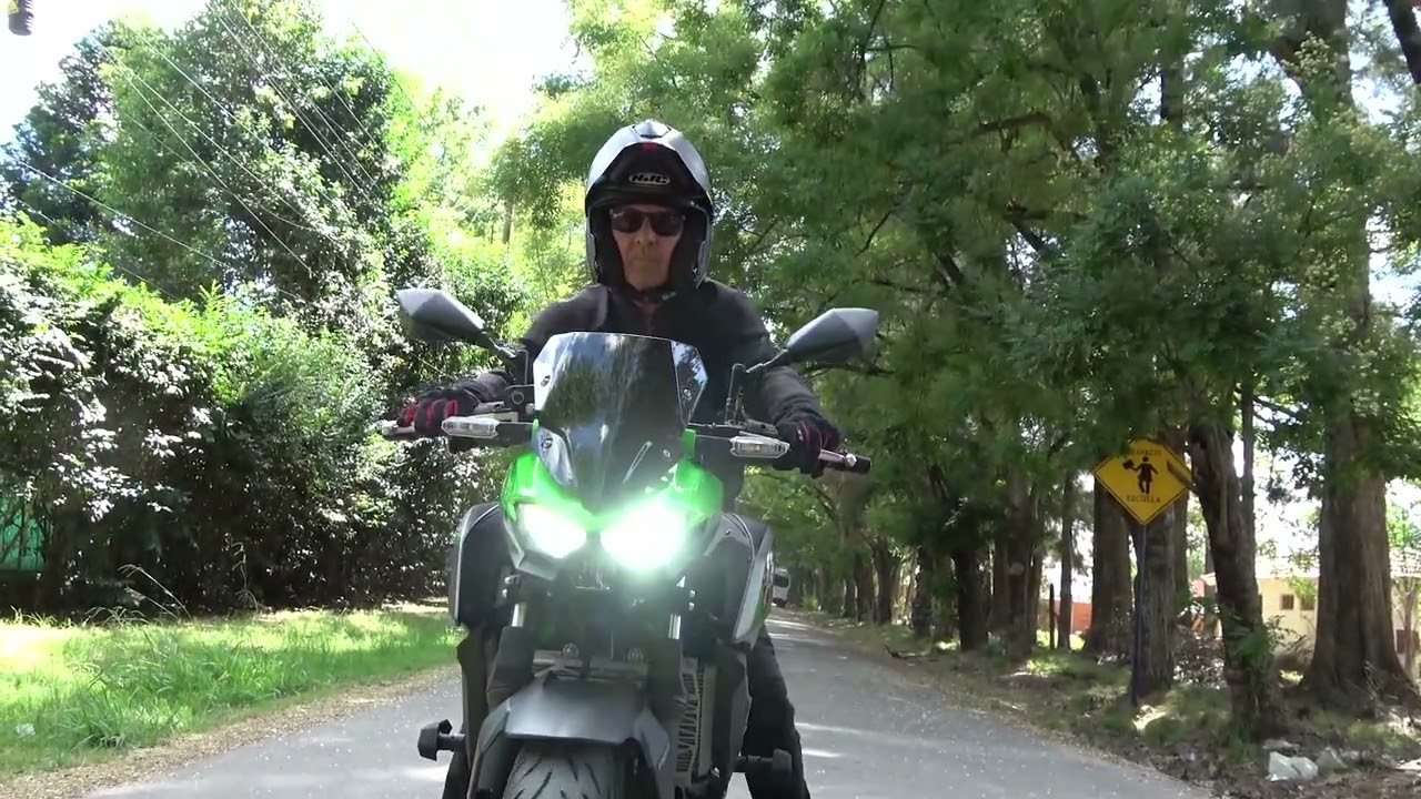 La nueva apuesta de Kawasaki en el segmento naked: Probamos la Z500 SE