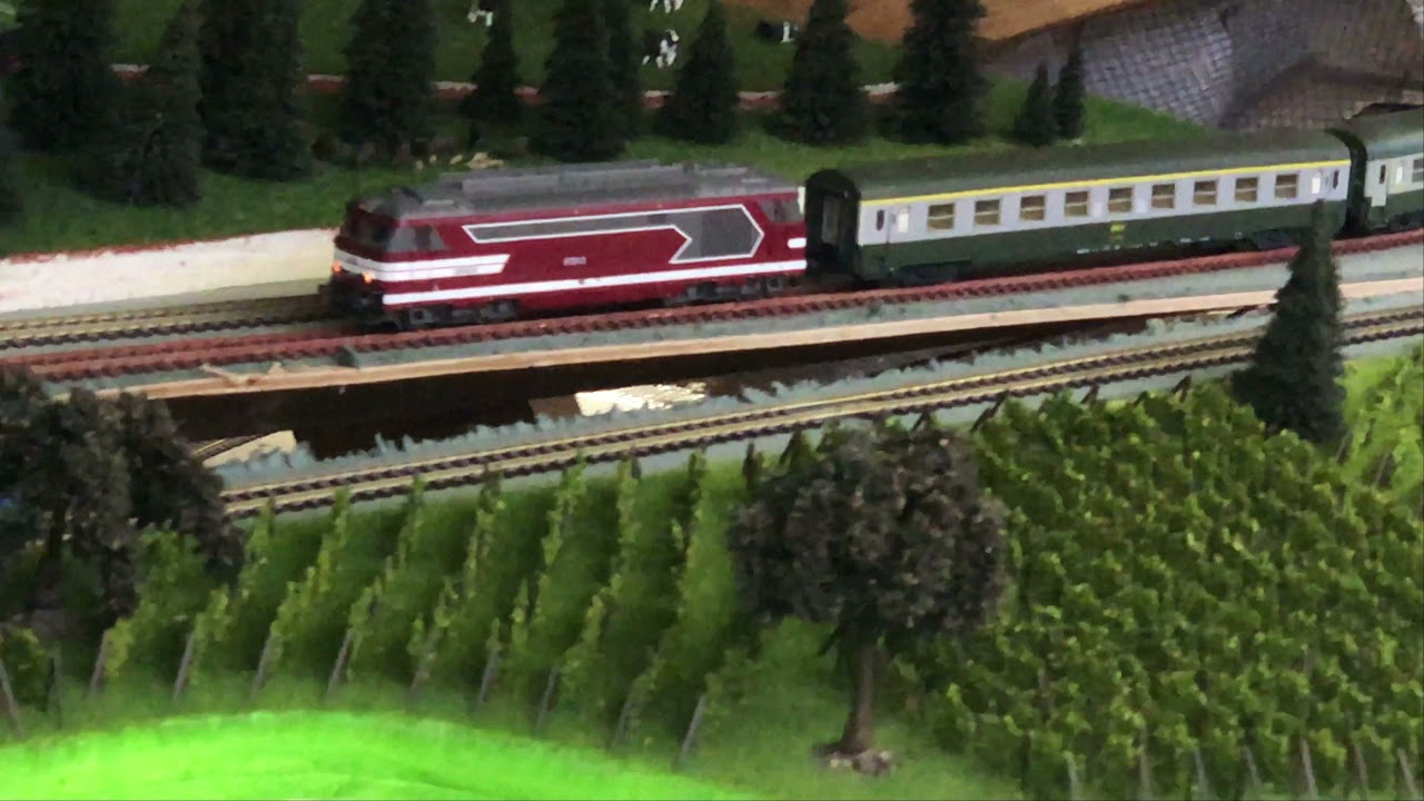 diesel capitole BB 67613 CMR rouge piko réf 96147