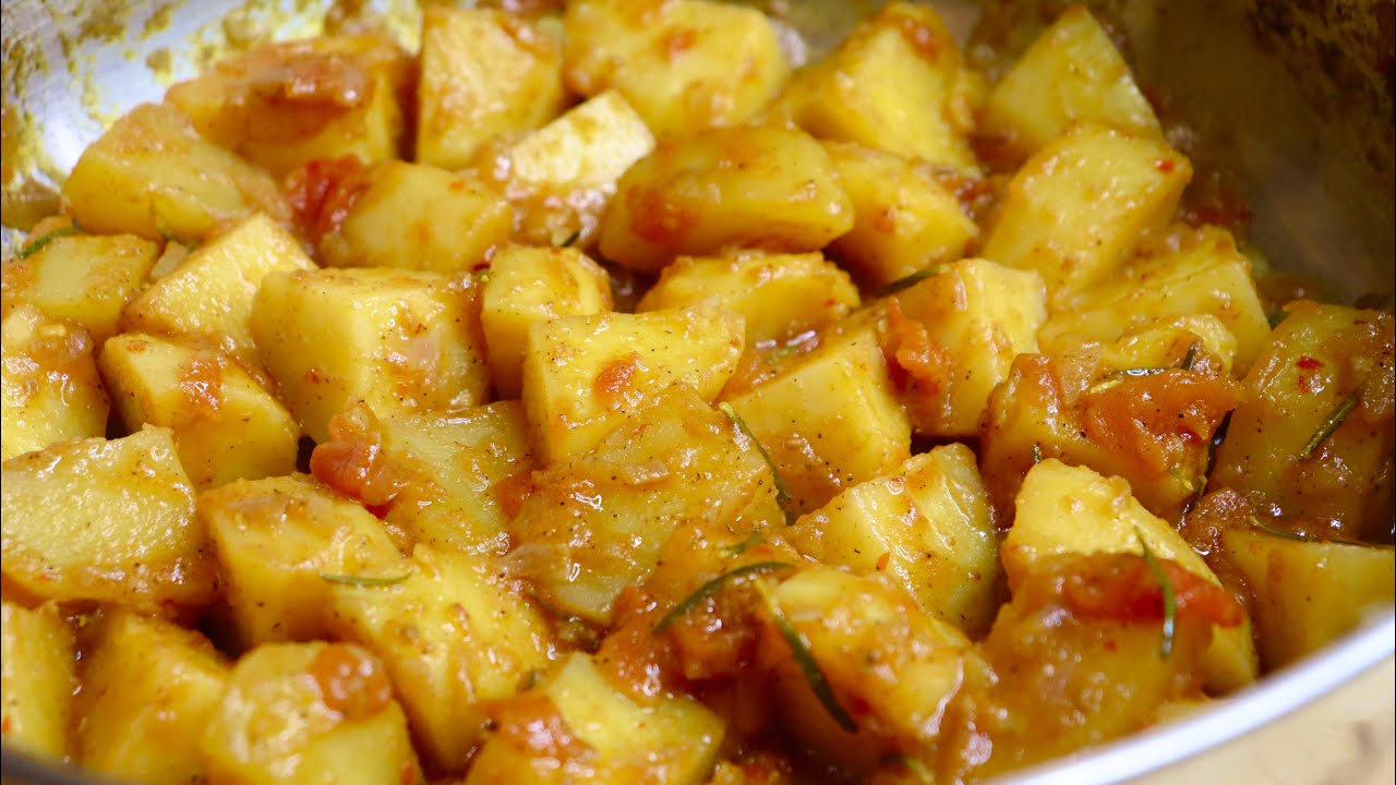BOILED POTATOES - BOILED POTATOES IN TOMATO SAUCE - POTATO RECIPES