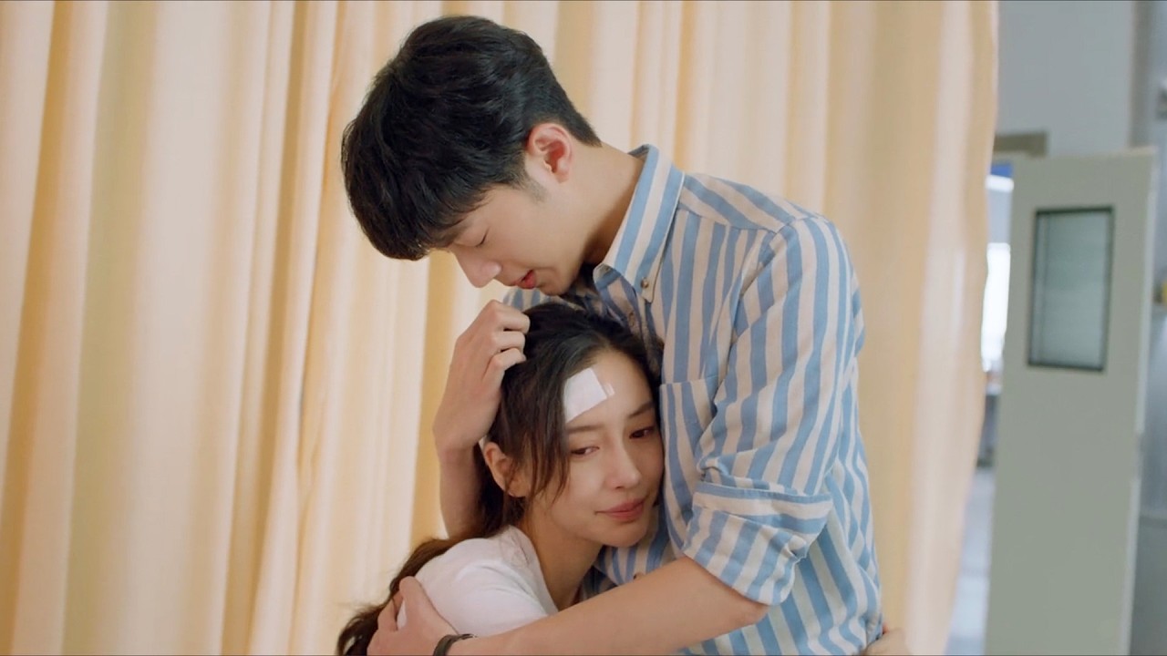 💑【MOVIE】灰姑娘車禍受傷，帥小夥擔心壞了，害怕失去她，緊緊抱著她 #甜寵 #杨颖 #赖冠霖