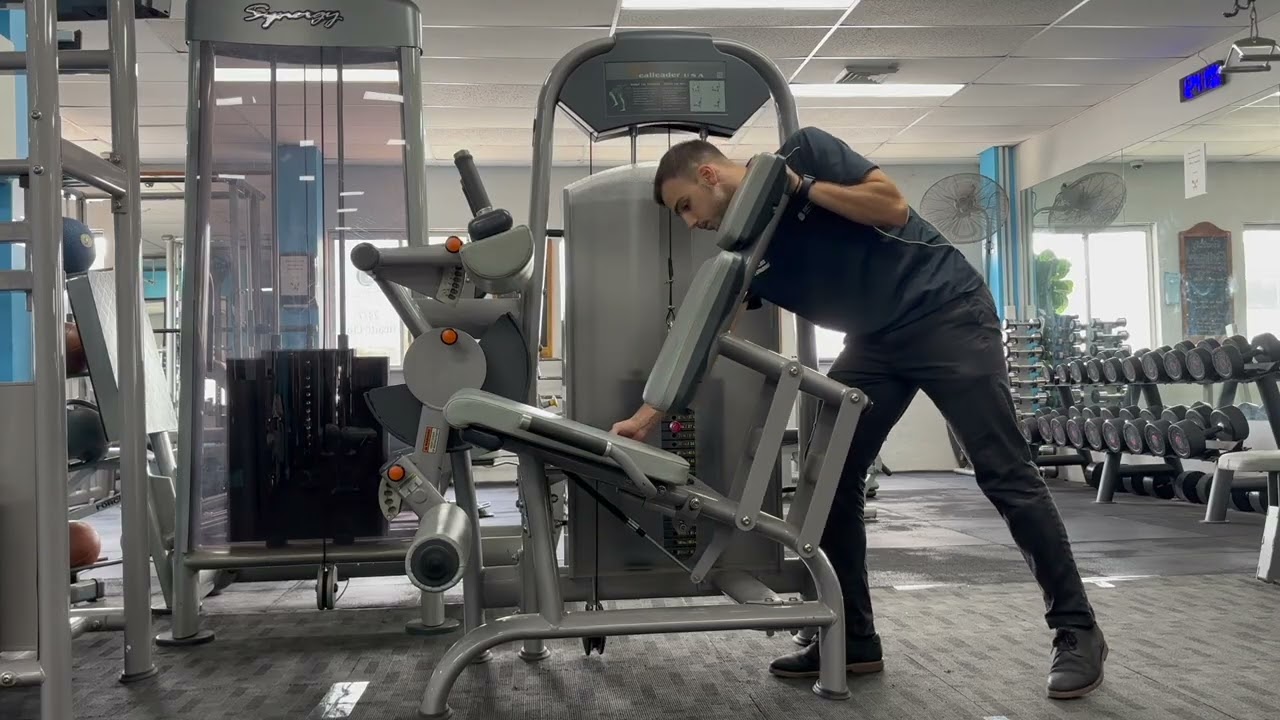 How to Set Up and Use the Leg Extension & Curl Machine