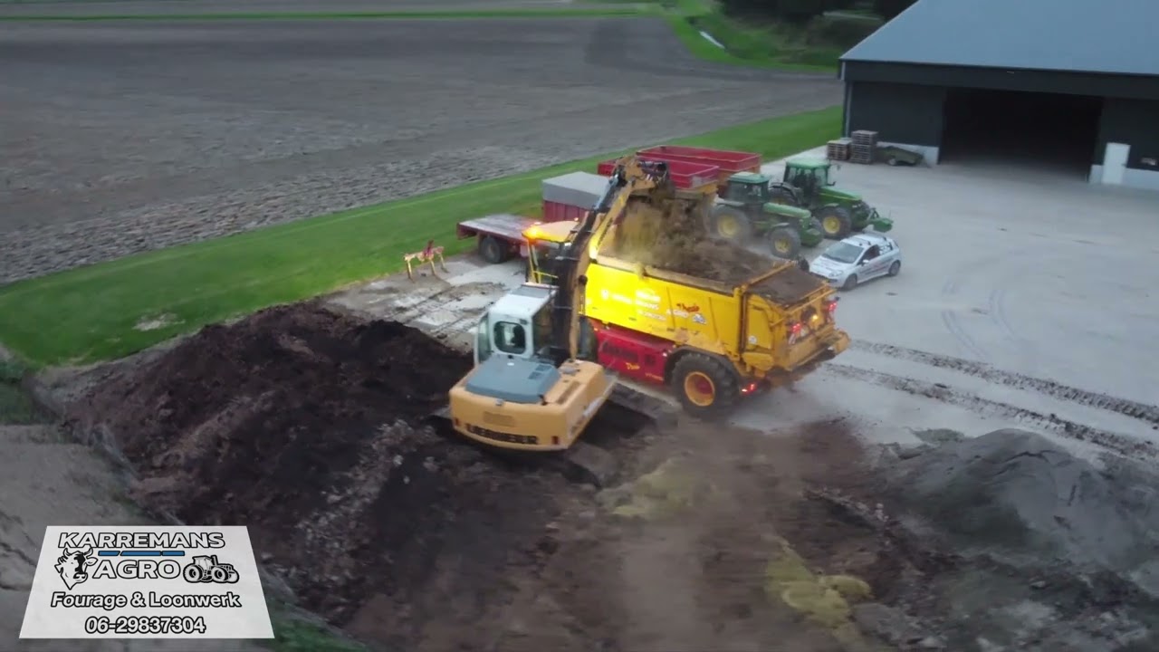 De Vredo VT4556 met 20tons tebbe mestverspreider van karremans agro uit oud gastel.