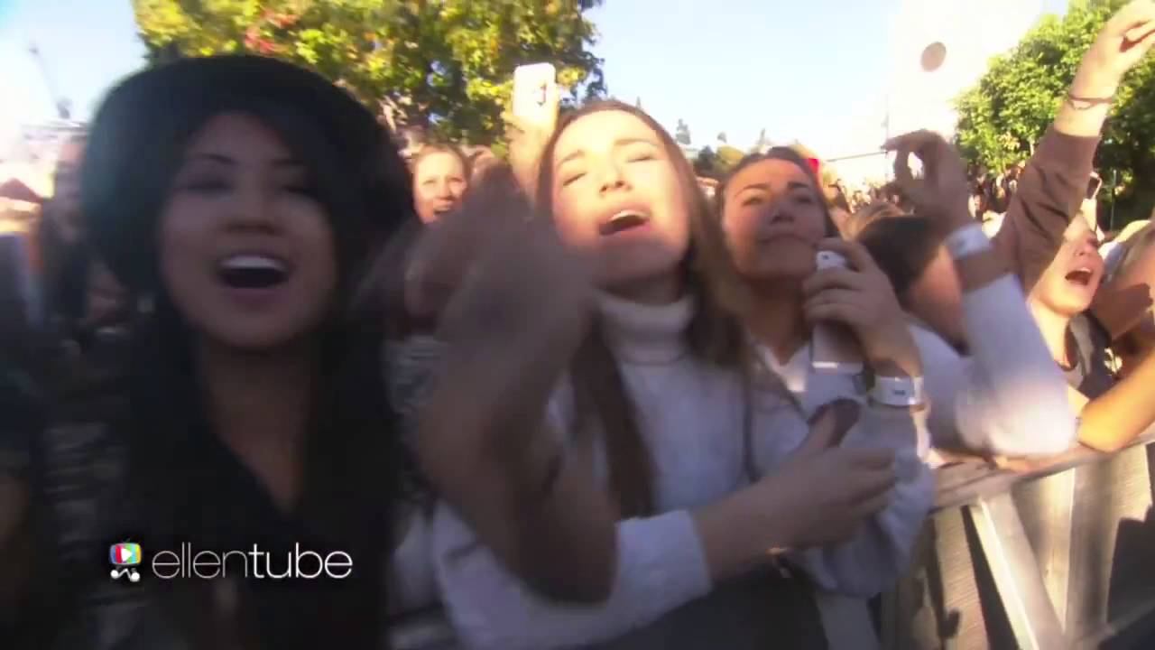 One Direction - Drag Me Down (Live in The Ellen Show)