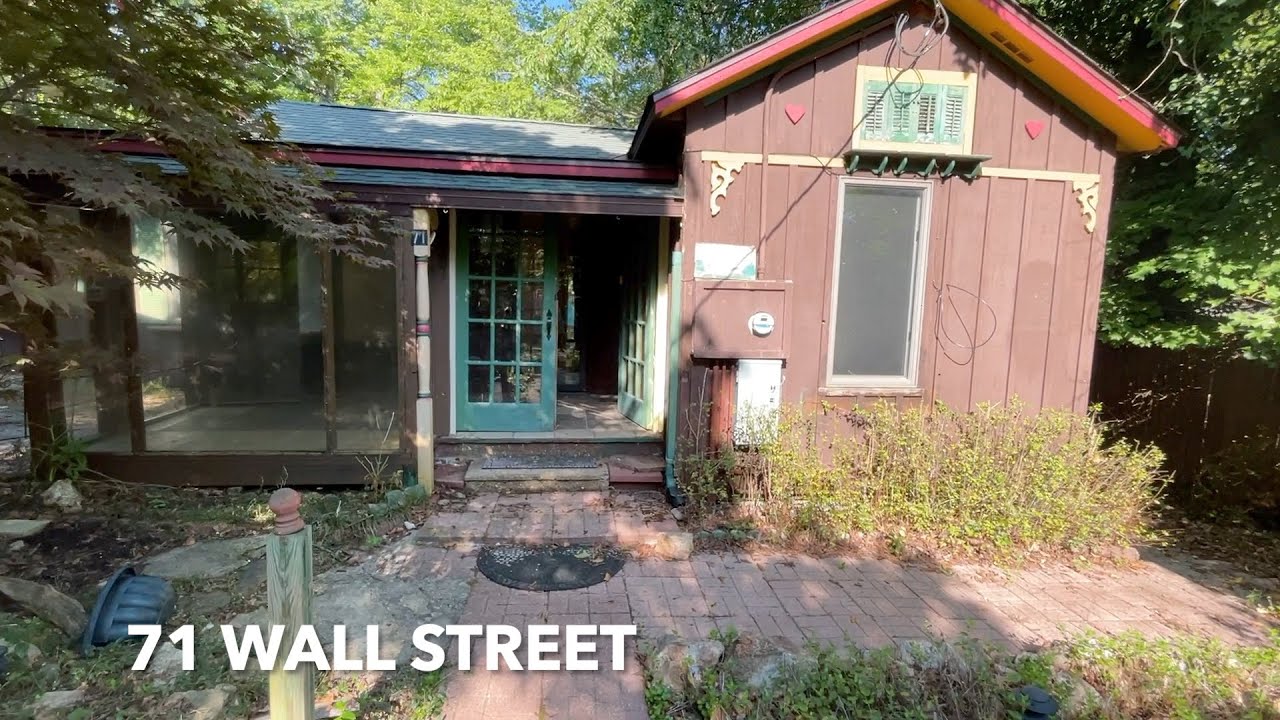 *New to the Market* 71 Wall St., Eureka Springs, Arkansas