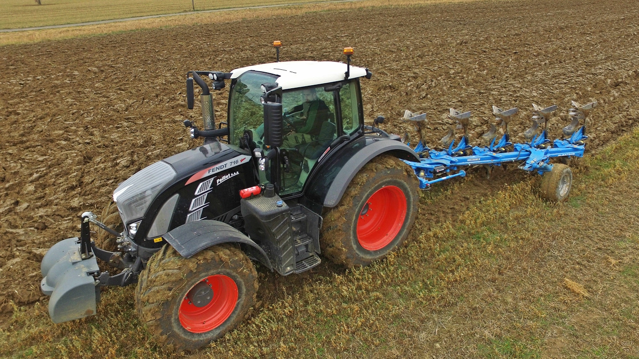 Fendt 716 Black Beauty au labour