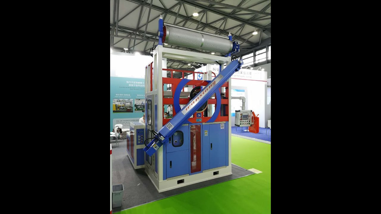 Fabric vertical cutting machine