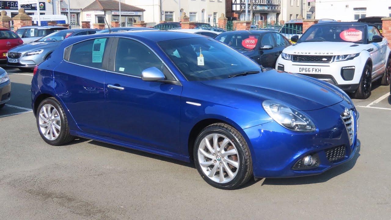 2016 Alfa Romeo Giulietta 1.6 JTDM-2 Exclusive - Start up and full vehicle tour