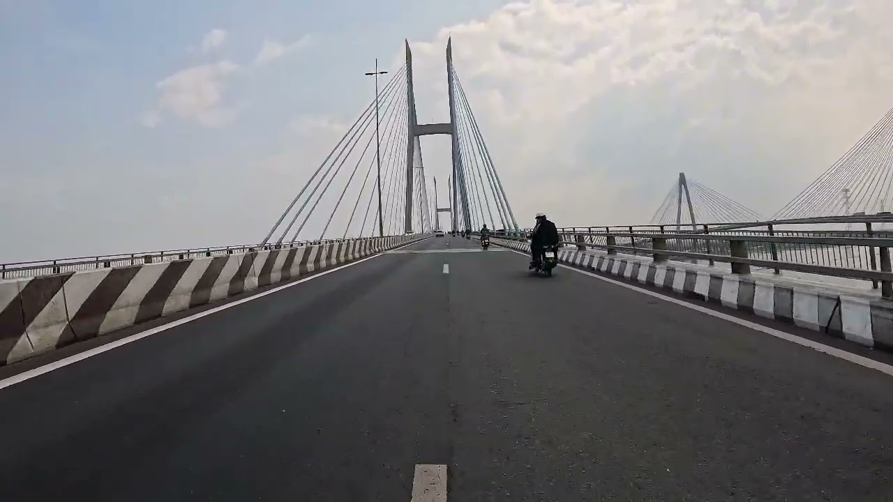 25 tết qua cầu Mỹ Thuận
