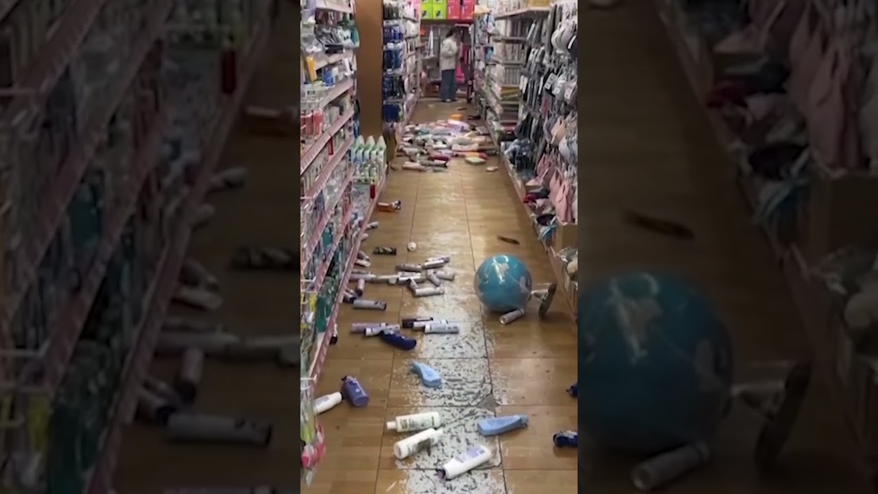 Terrifying moment 6.1 magnitude earthquake rocks Taiwan supermarket #shorts