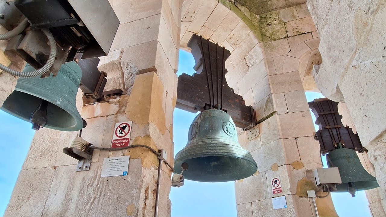 Toque de Horas de las Campanas de la Catedral de Cadiz desde el Interior + Toque de Difuntos 
