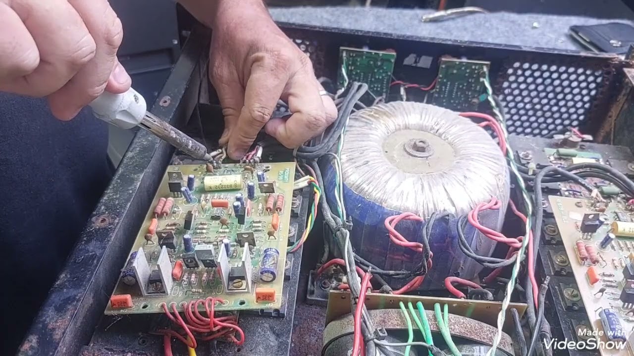 Amplificador timer one rs612 com um canal em curto fazendo serviço na platic