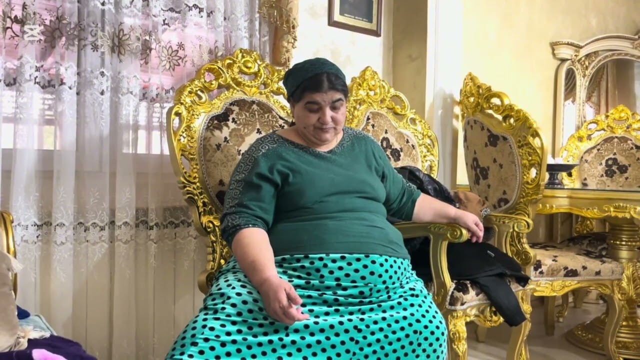 Protest în fața tiganilor să se îmbrace fetele în PANTALONI!!!