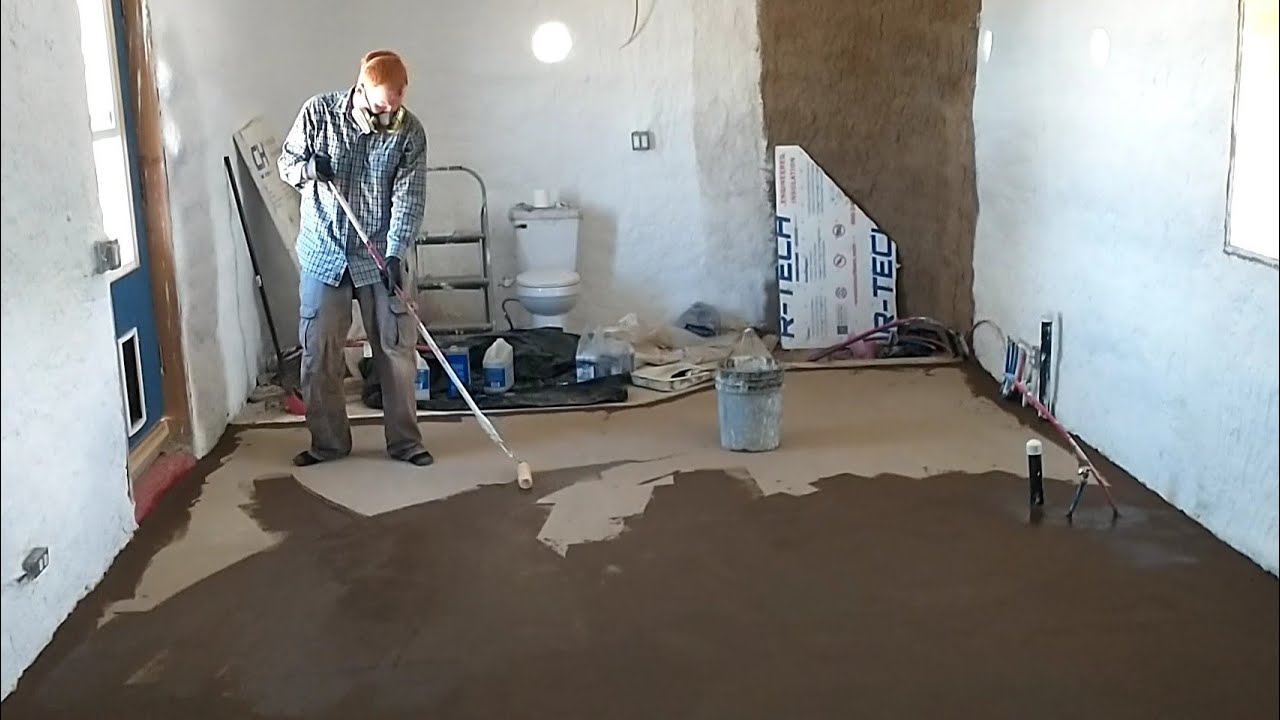 Finishing the Earthen Floor #10 He's Dried In! Hyperadobe Tiny House