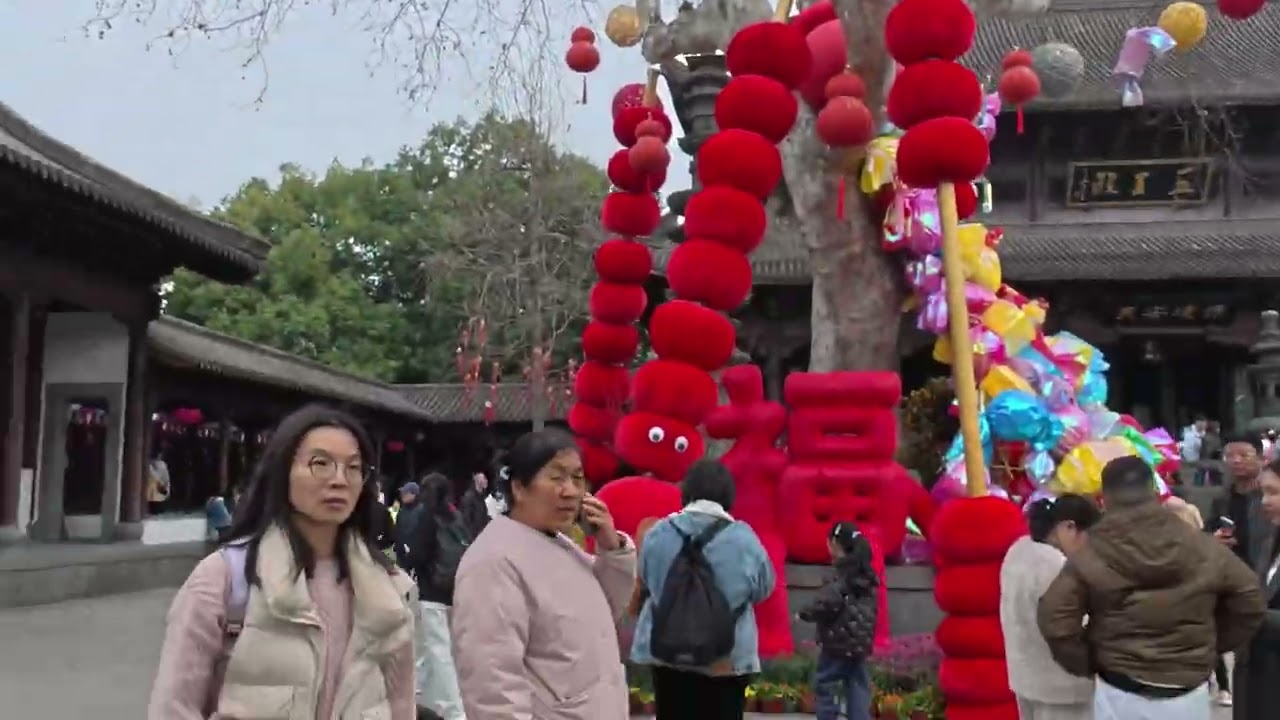 A Chinese temple tour