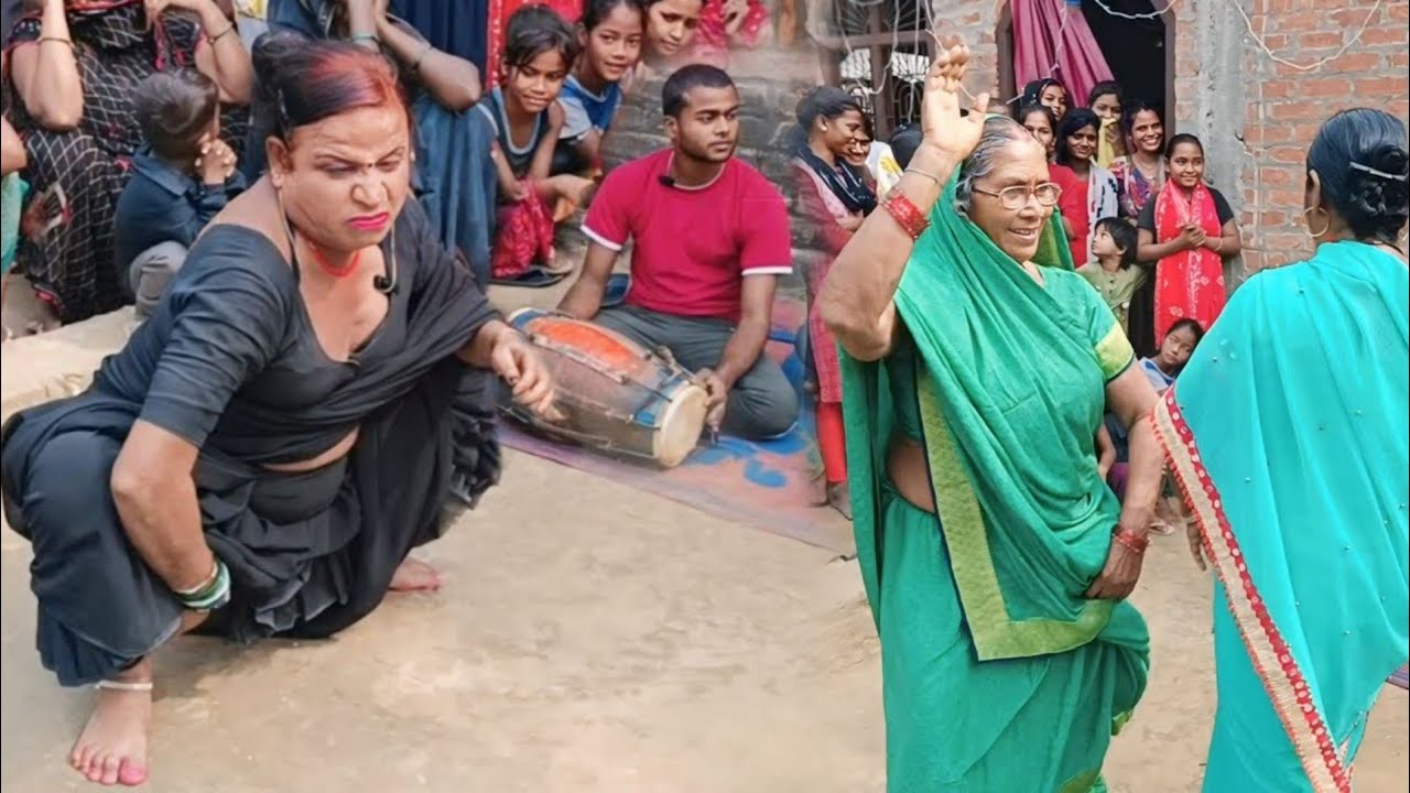 #सोहर video किन्नर को हुआ खुजली दादी मां अपने नाती के खुशी में खुब नाची हिजड़ों का सोहर