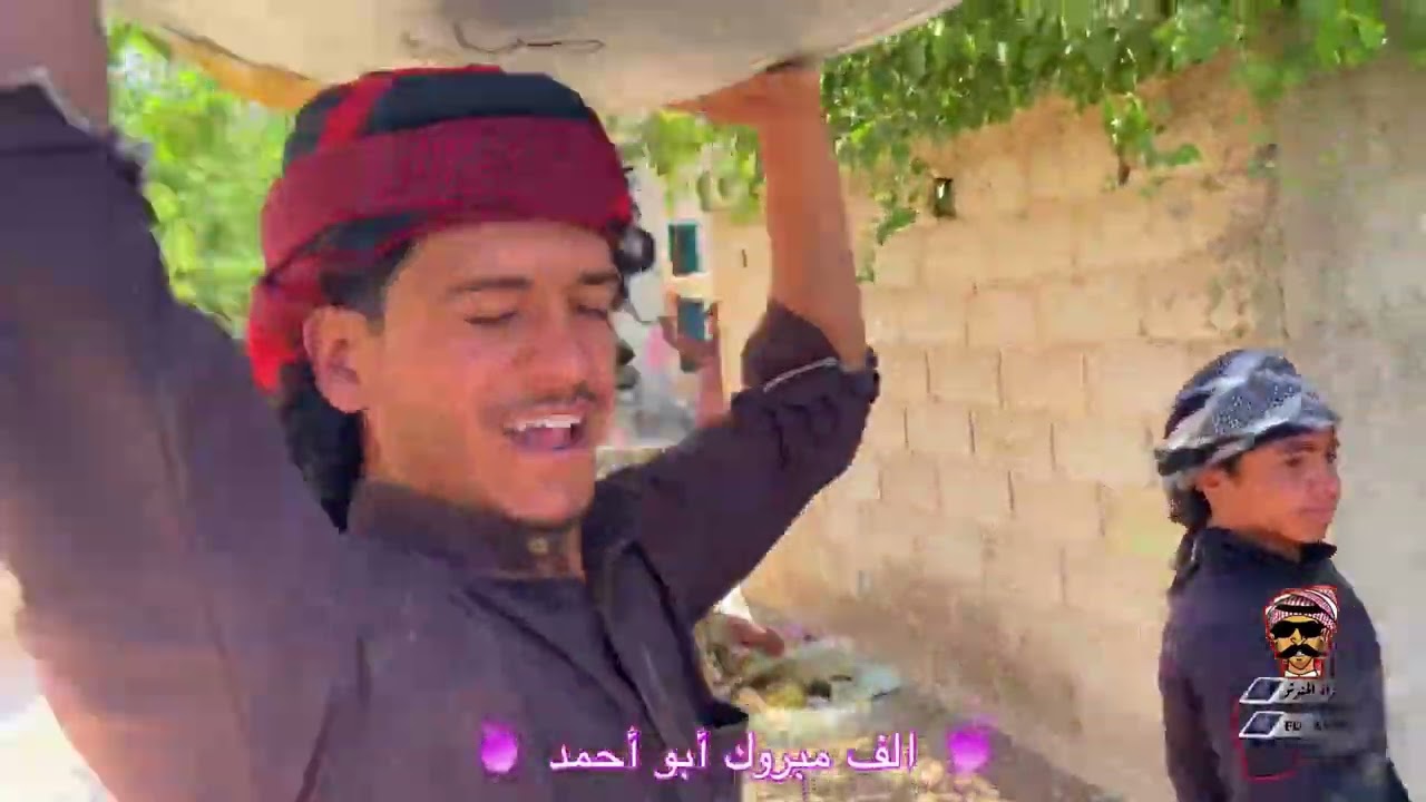 أفراح الشعيطات تم ذبح مايقارب 20 ذبيحة ودعوه الأقارب والجيران على الغداء بمناسبة زفاف الشيخ ابو احمد