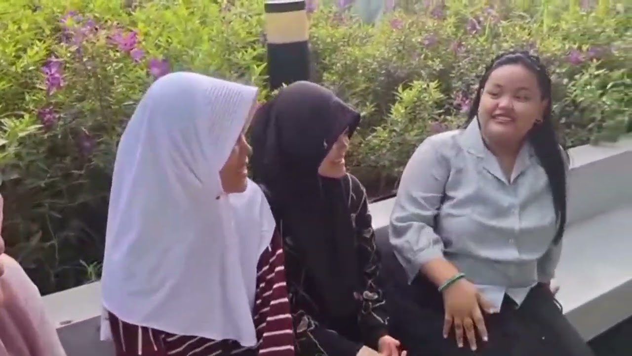 "SAHABAT DALAM PERBEDAAN" dari kelas IX-E 