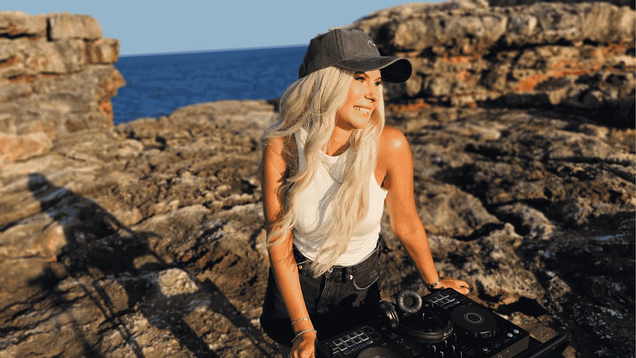 Melodic Techno and Progressive House DJ Mix / Summer Vibes 003, Live from Mallorca / Seaside view 4K
