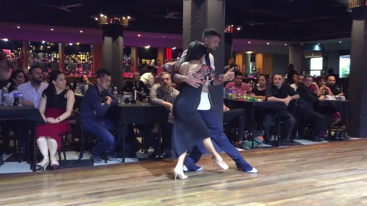 Dana Frigoli y Jon Lambert at LA DEL CENTRO MILONGA (1/2)