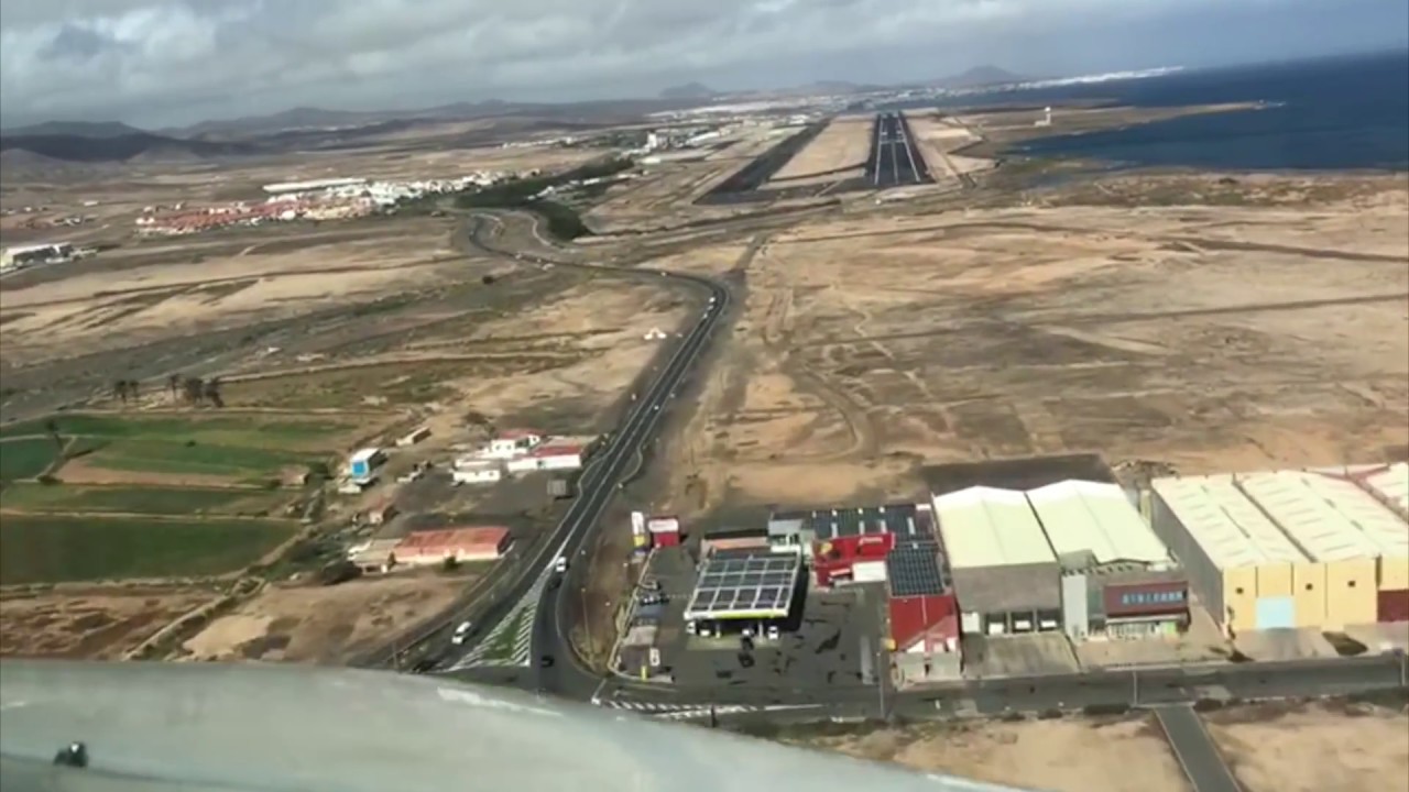 Airbus A321 Cockpit Crosswind Landing Fuerteventura RWY 01