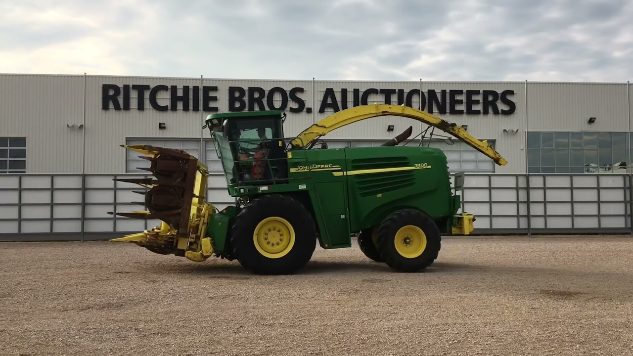 2004 John Deere 7400 Forage Harvester I St Aubin, France Auction - 15 & 16 June