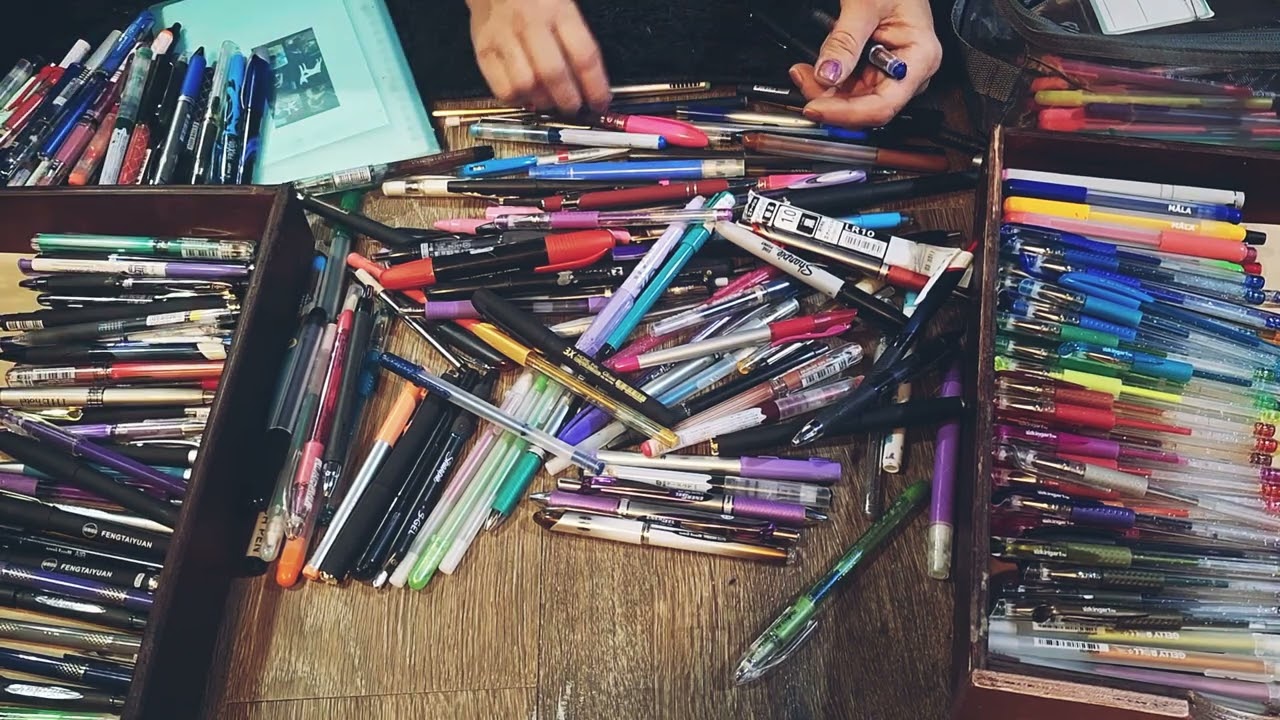 ASMR- Sorting Markers & Pens -No Talking