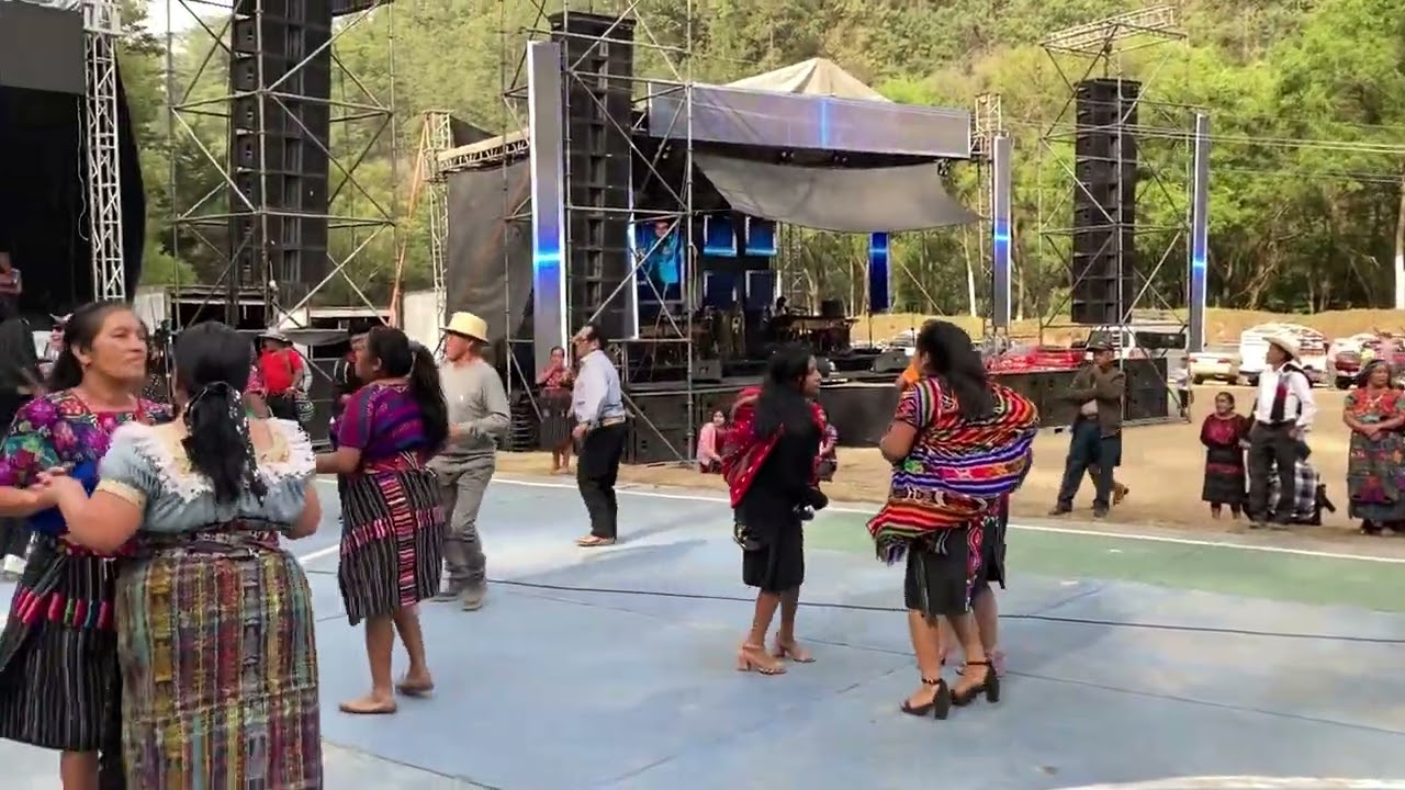 Reina  sacbicholense sábado de gloria sepela chichicastenango