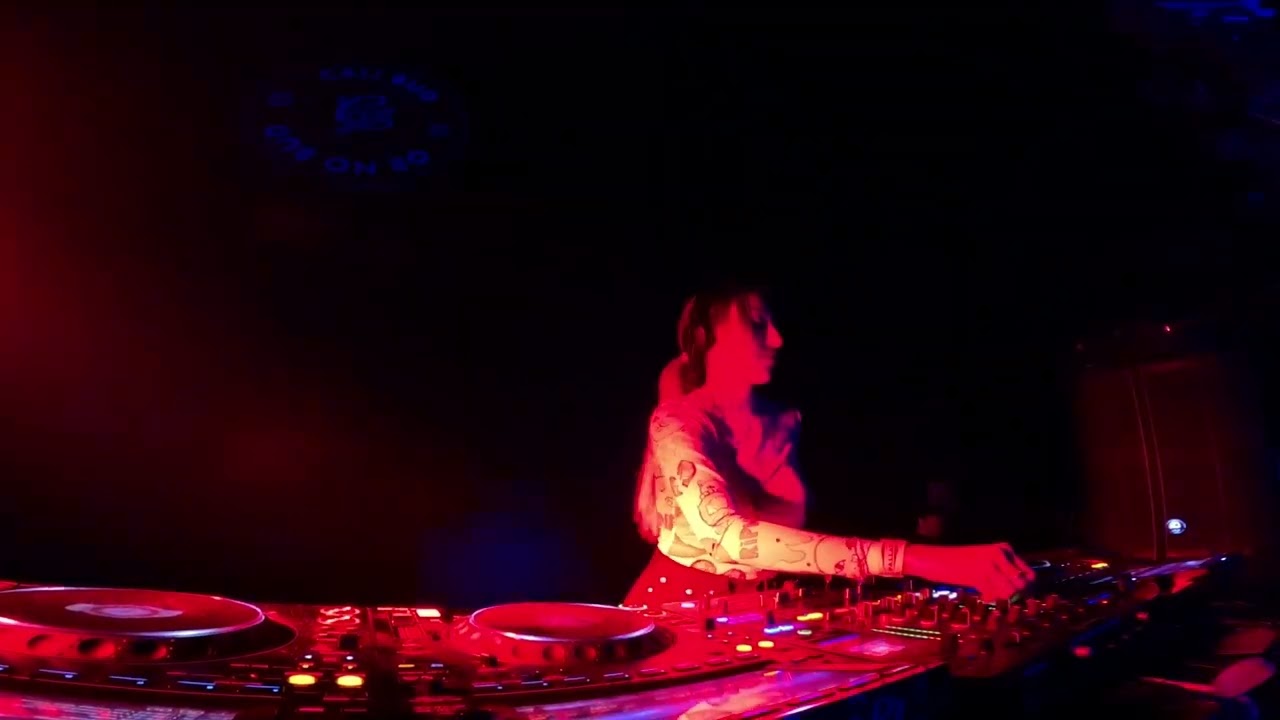 LAUREN LANE | LICKNDIP X RIPNDIP