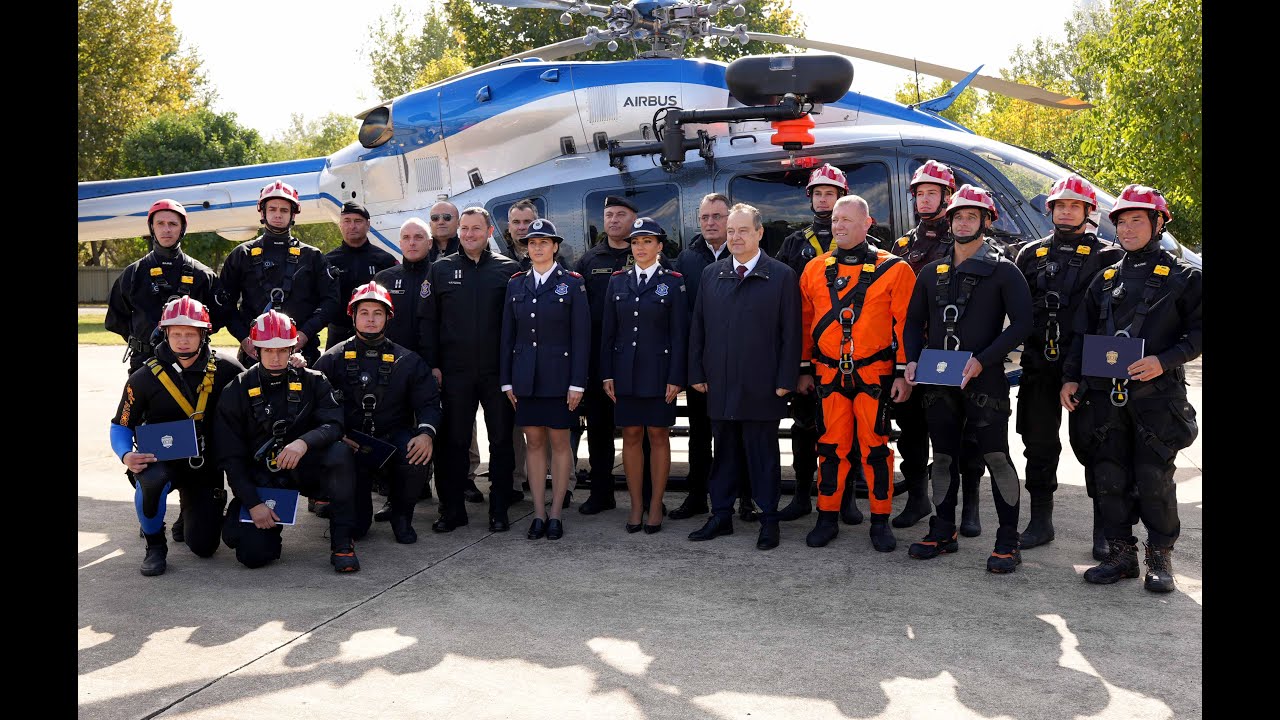 Pripadnici SVS i Helikopterske jedinice MUP-a prikazali vežbu spasavanja lica iz vode