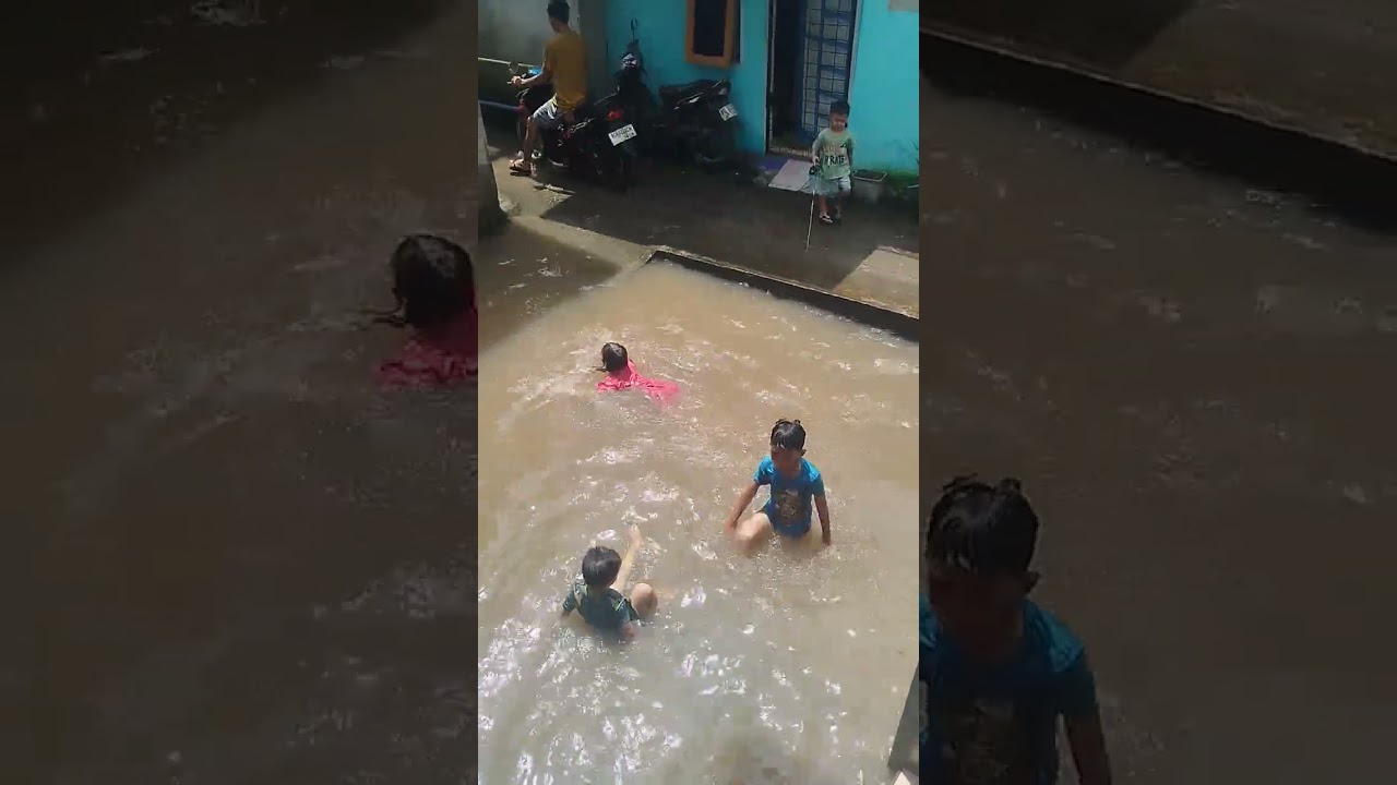 Anak2 senang main Banjir
