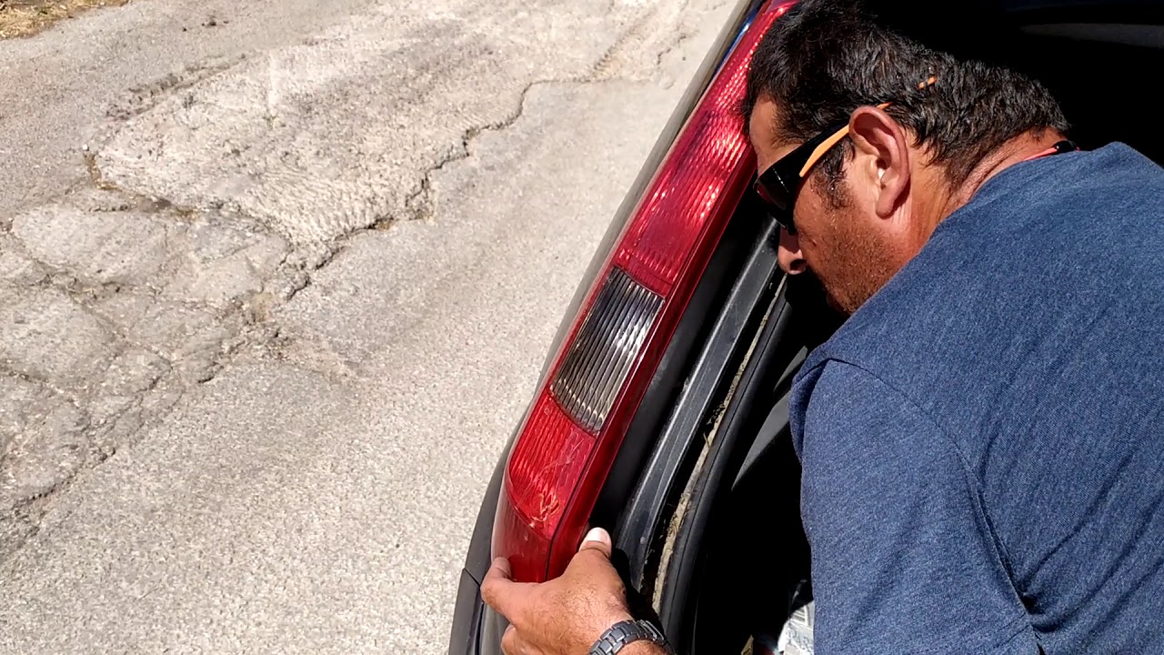 Ford Fiesta MK5, MK6 rear lamps replacement