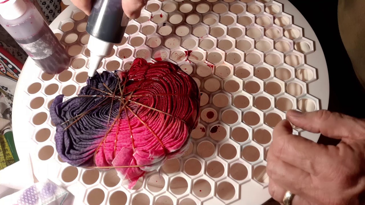 Batik Boyama 2 li spiral duvar halısı. (Tie Dye 2 spiral tapestry)