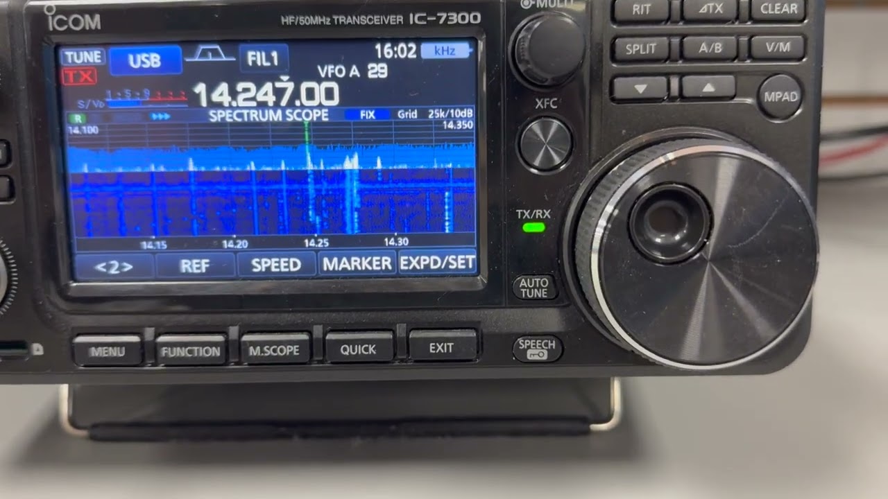 ICOM IC7300 против Yaesu FTdx10 во время шторма в Орландо (ПРОЧИТАЙТЕ ОПИСАНИЕ, ПРЕЖДЕ ЧЕМ КОММЕН...