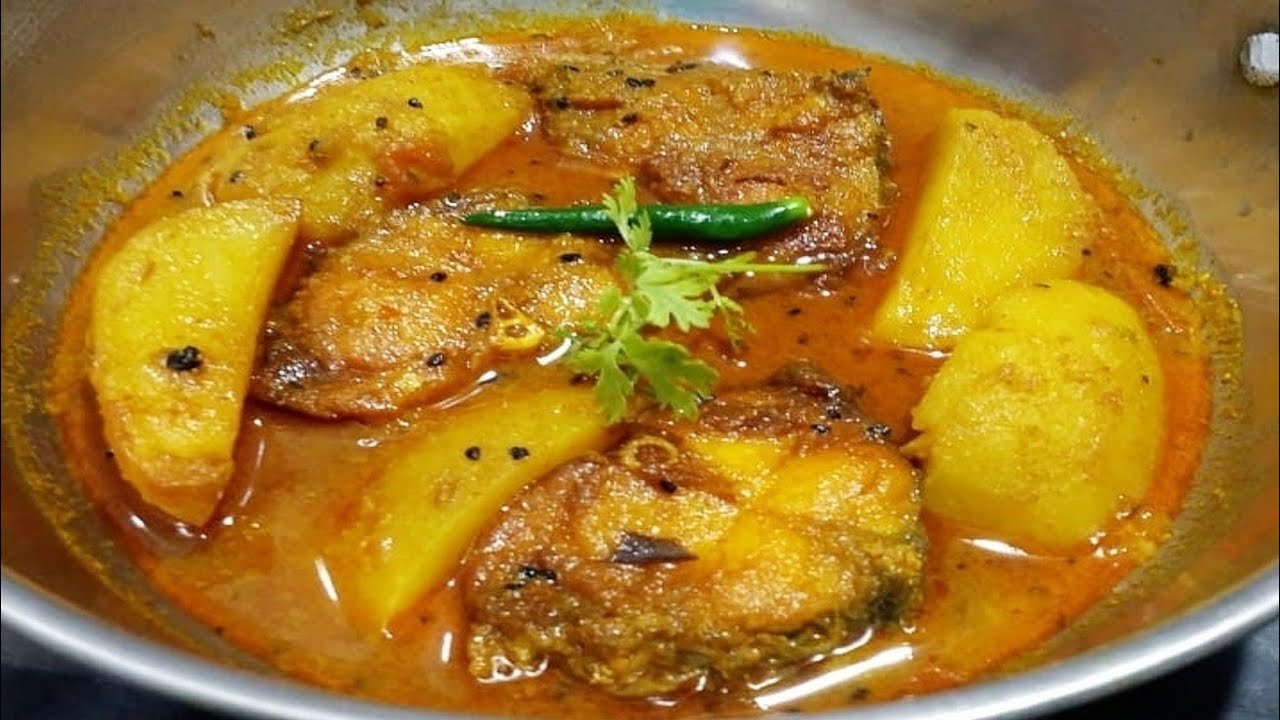 আদা জিরা বাটা দিয়ে সুস্বাদু বাঙালির প্রিয় রুই মাছের পাতলা ঝোল।Ada Jeera Bata diye Rui Macher jhol।