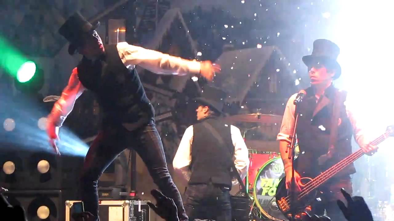 Carol of the Bells - Family Force 5