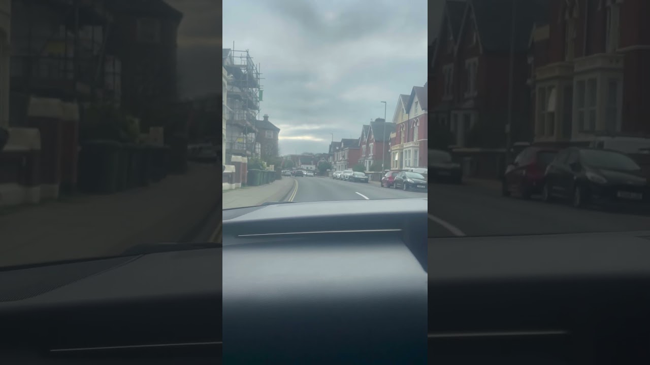 Bang&rsquo;em Smurf cruising through the UK streets #motivation #Money #work