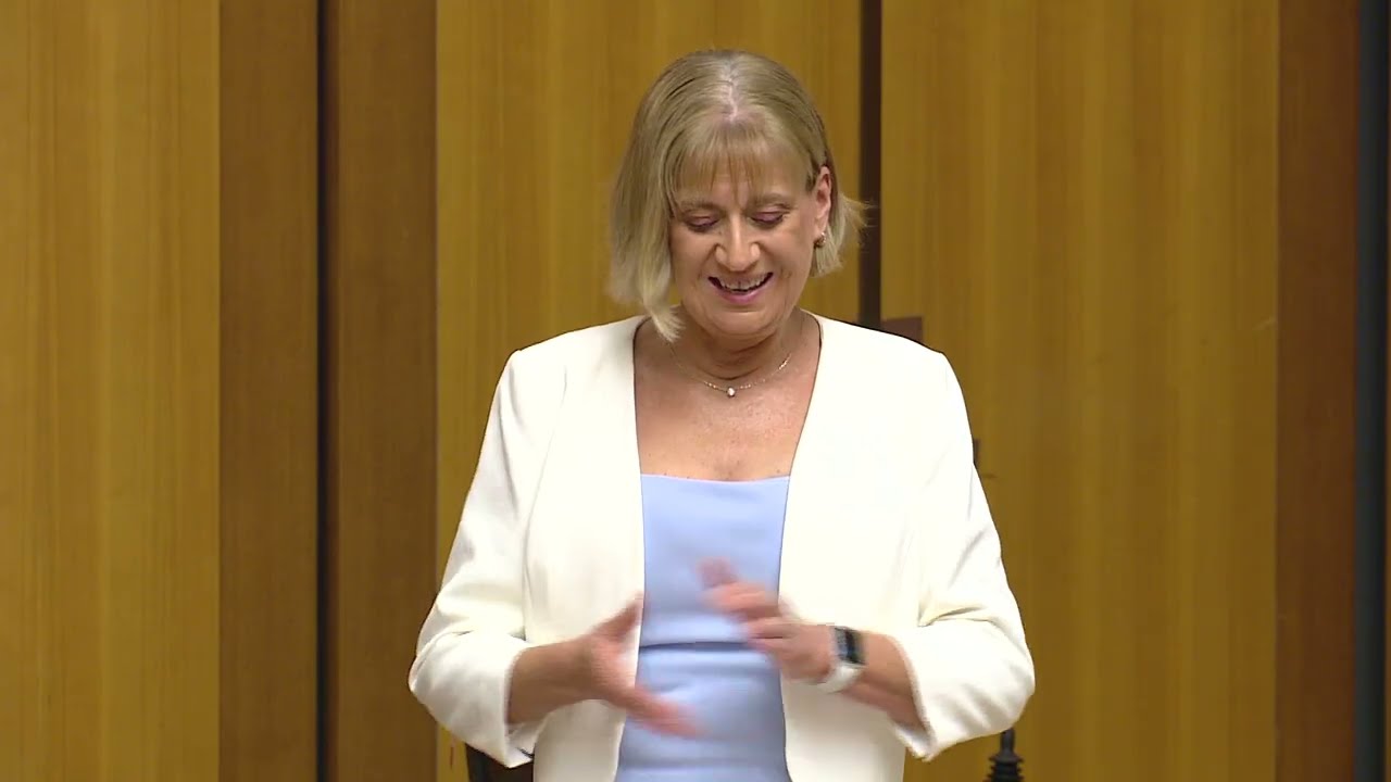 Delivering on Election Commitments II Justine Elliot MP