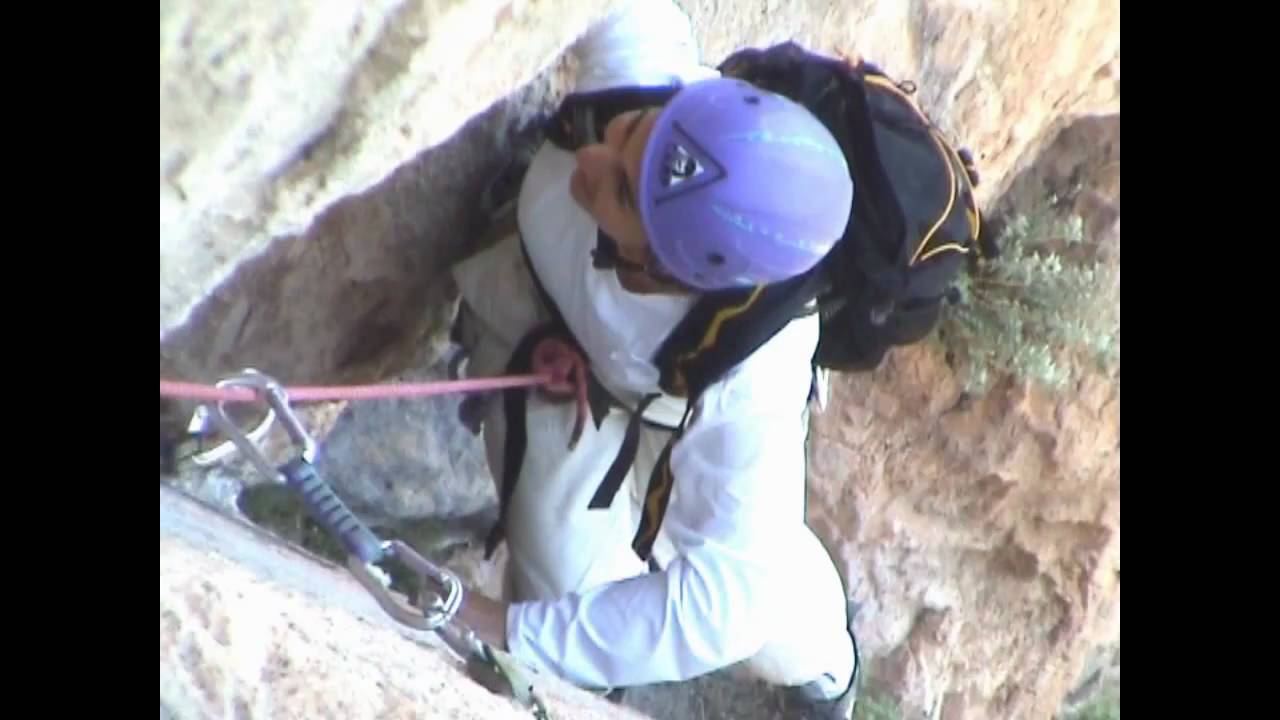 Climbing Diedro Edwards. Penon Divino - Spain- part 1 wmv