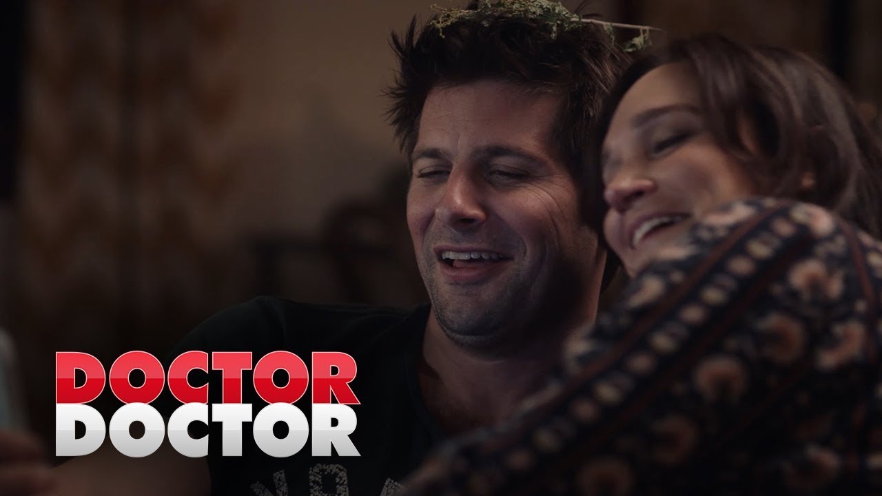 Matt and Charlie enjoy Ivy's 'special' cake | Doctor Doctor Season 3