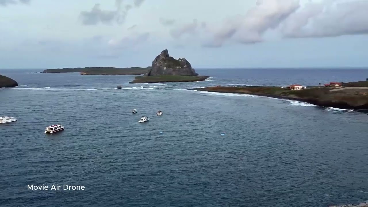 Fernando Noronha - Voo com drone ao entardecer