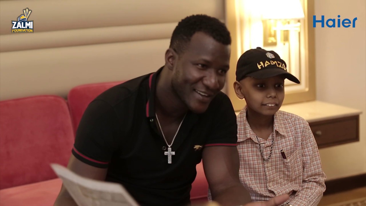 Hamza meets his hero Daren Sammy