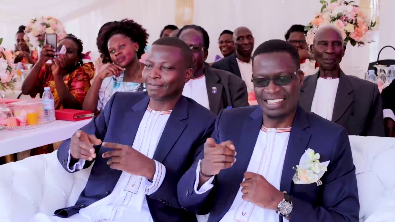 The moves, decor, gomesis; rocking this Stella and Gabriel's introduction ceremony