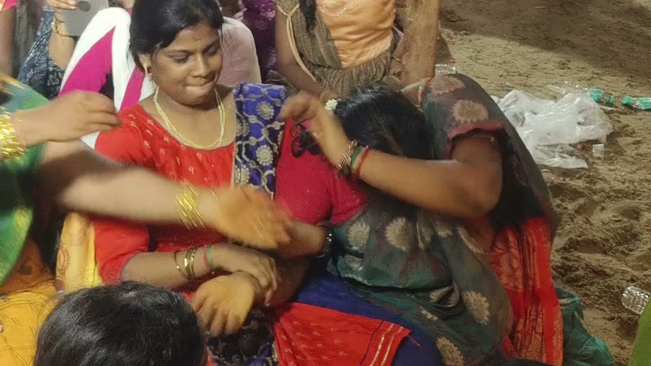 கல்லூரி மாணவி மீது சாமி இறங்கி ஆடும் காட்சி பூசாரி காளியை அழைத்தபோது | பம்பைசெந்தில் பூசாரிப்பாட்டு
