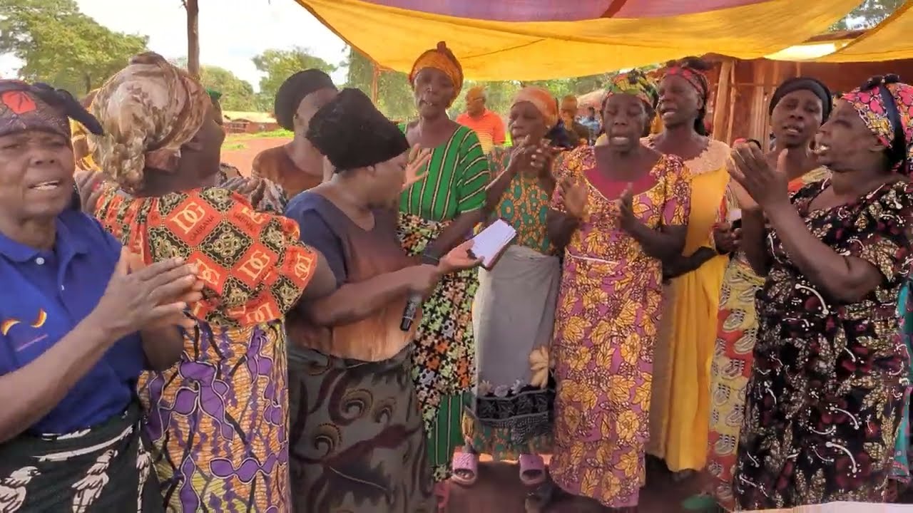 Wamama Wa Jimbo la nyarugusu waangana na mama FAIBE NAMWENGE kwa wimbo wao
