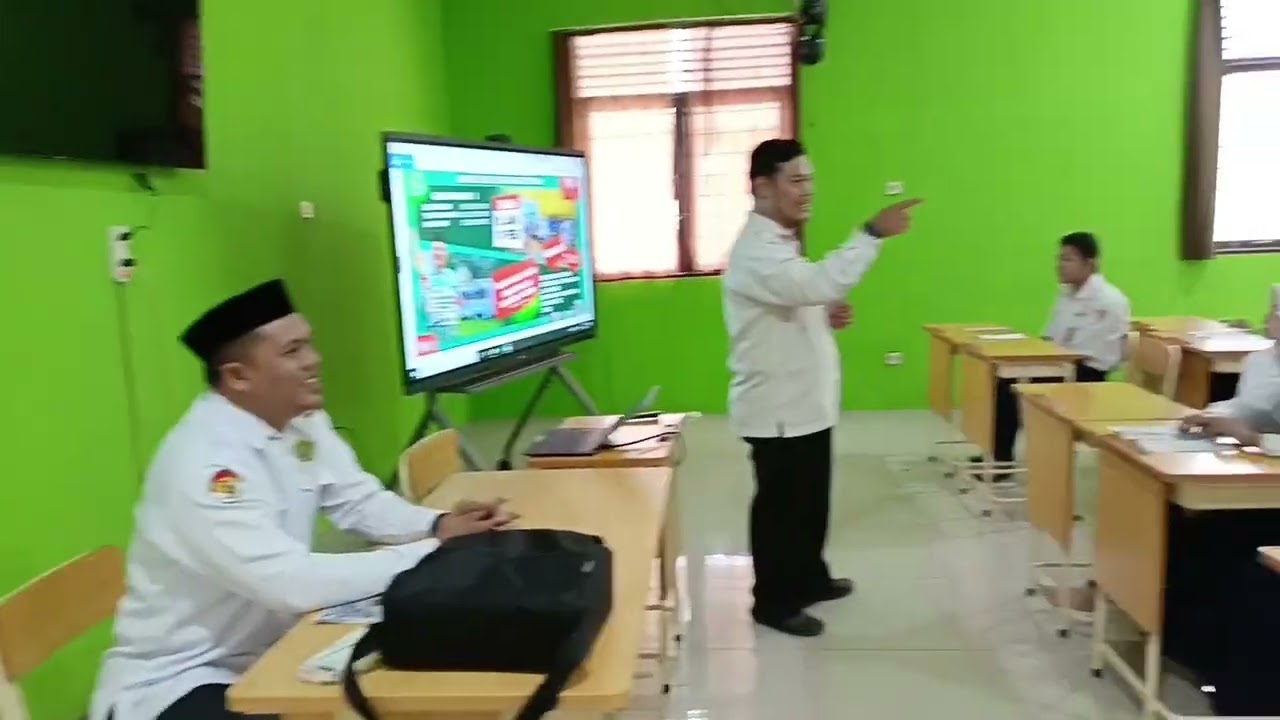 Kunjungi MTsN 10 HST dan SMPN 14 HST, MAN 5 HST Sosialisasikan PSBM 2026/2027