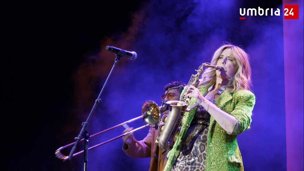 Umbria jazz 2025, l'energia e il funk di Candy Dulfer all'Arena Santa Giuliana